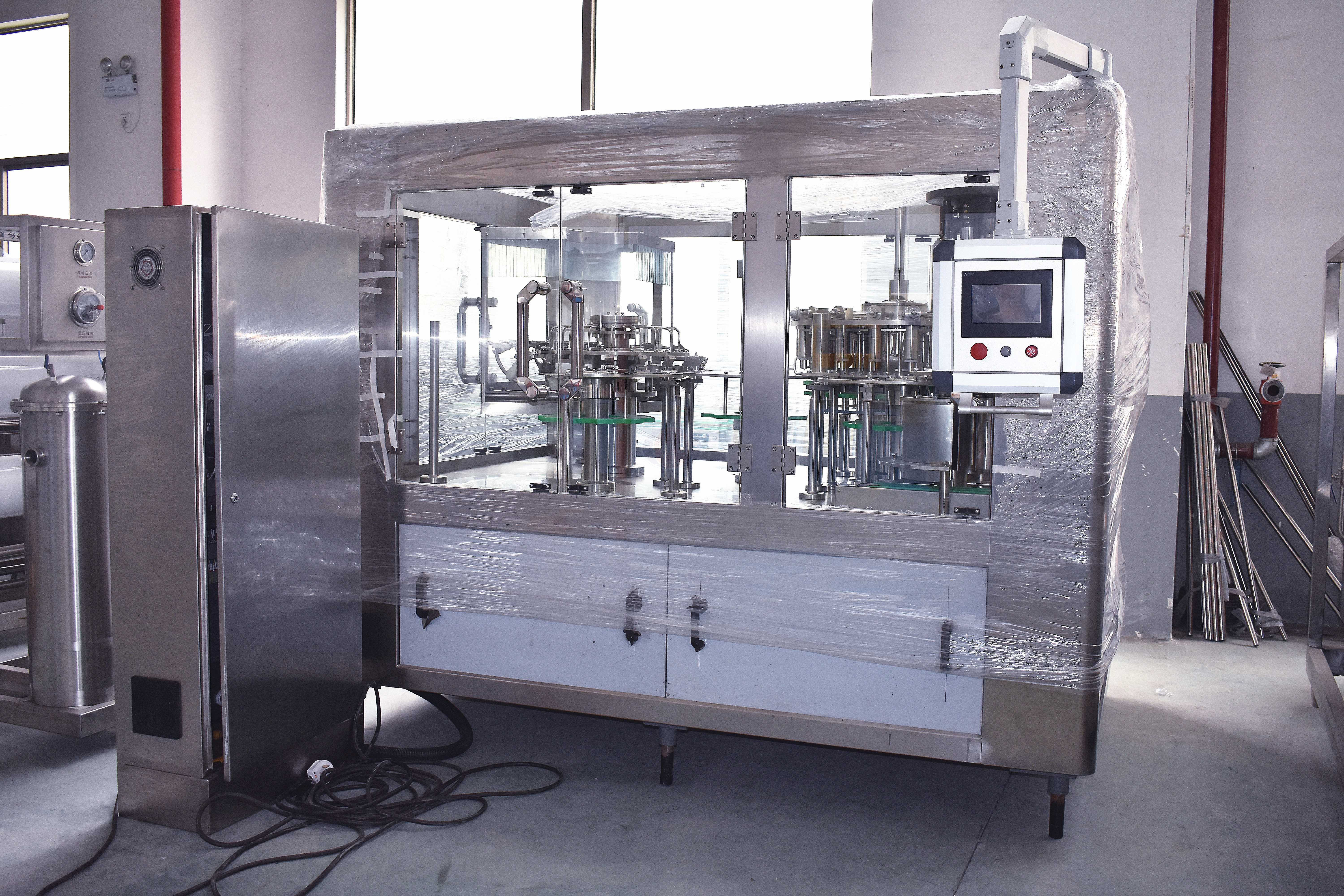 Comment pouvons-nous poursuivre la machine de remplissage et de plafonnement de la bouteille?