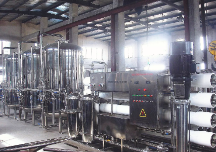 Qu'est-ce que la ligne de production de l'eau des bouteilles